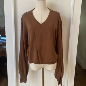 V neck sweater crop. Some cashmere